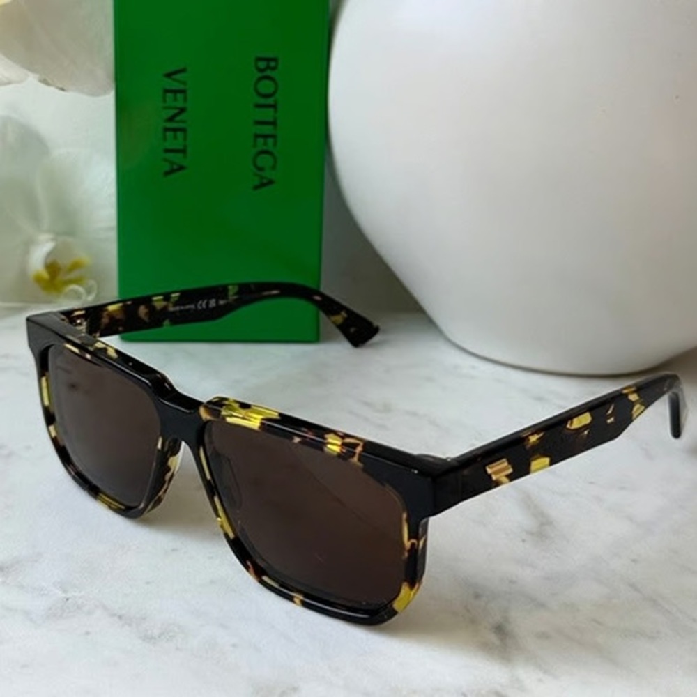 Bottega Veneta Black and Brown Sunglasses